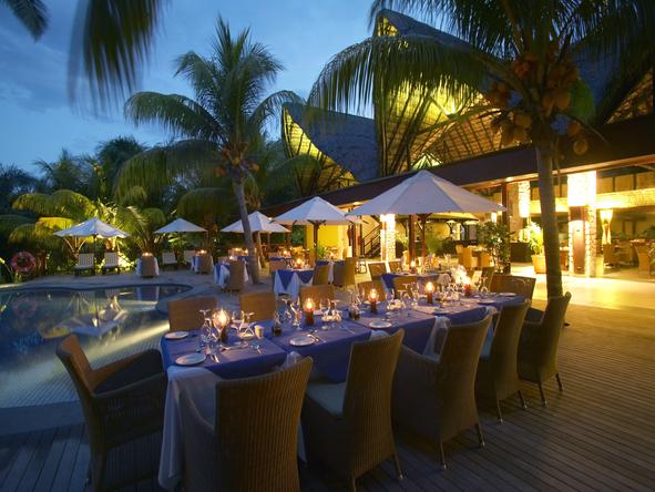 Paradise Sun - dinner on deck